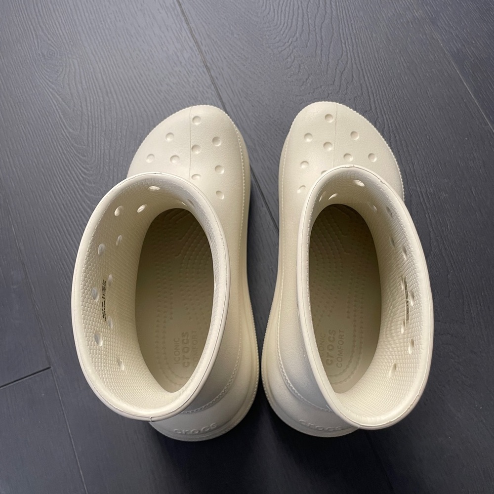 Crocs Classic Bone Waterproof Crush Rain Boots, Men's Size 4 and Women's Size 6 - Picture 5 of 6